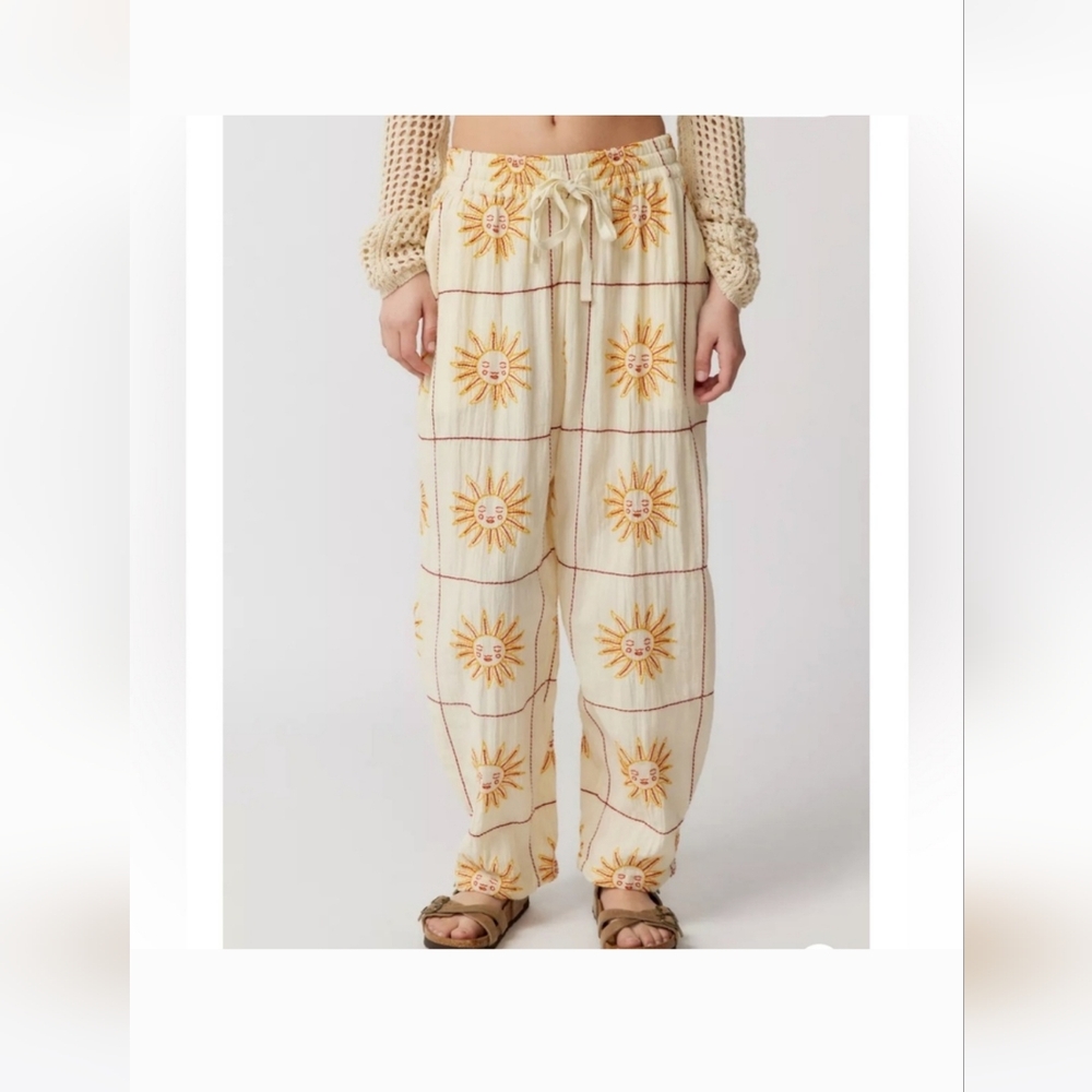 Sun Patterned Cream Pants